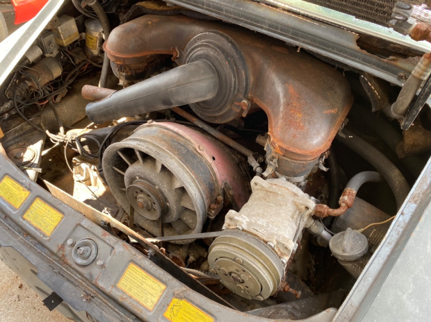 Ezt a kertben szétrohadt Porsche 911-est nem vasárban adták el 8