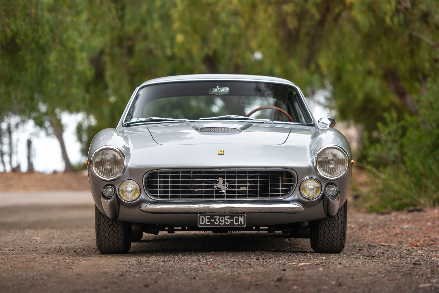 Az egyik utolsó 250-es Ferrari ez az ezüst Lusso 3