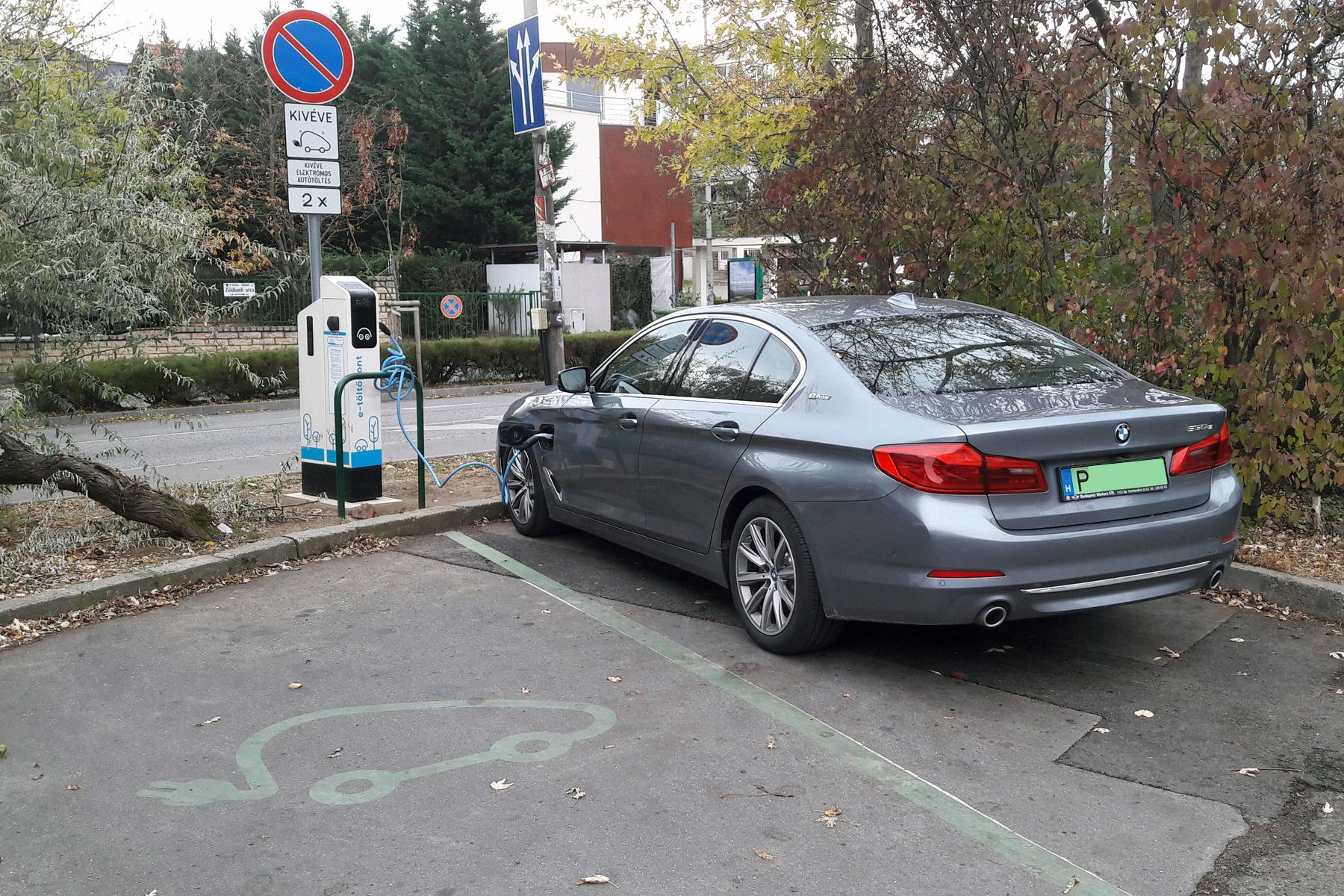 Átvernek a fogyasztással a zöld rendszámos hibridek? 12