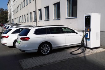 Átvernek a fogyasztással a zöld rendszámos hibridek?