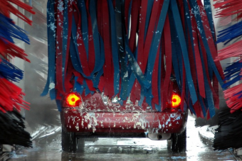 Durván összekarcolta a mosó a fényezést, ki fizeti a kárt?