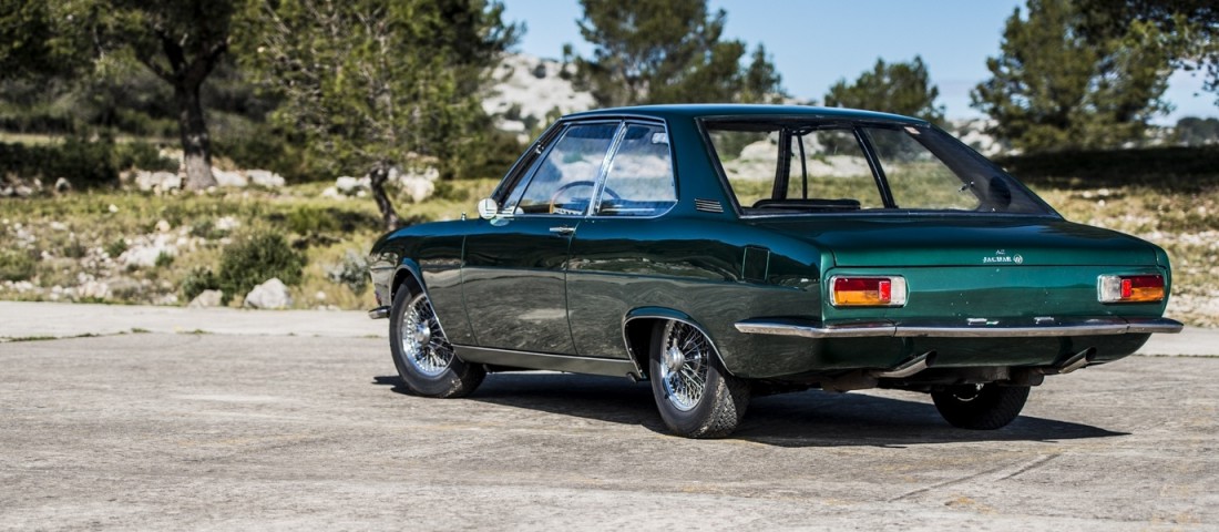 Mesés ritkaság az olasz Jaguar 420 kupé