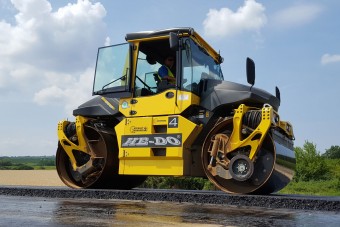 Érdekes újításokkal teszik jobbá a magyar utakat