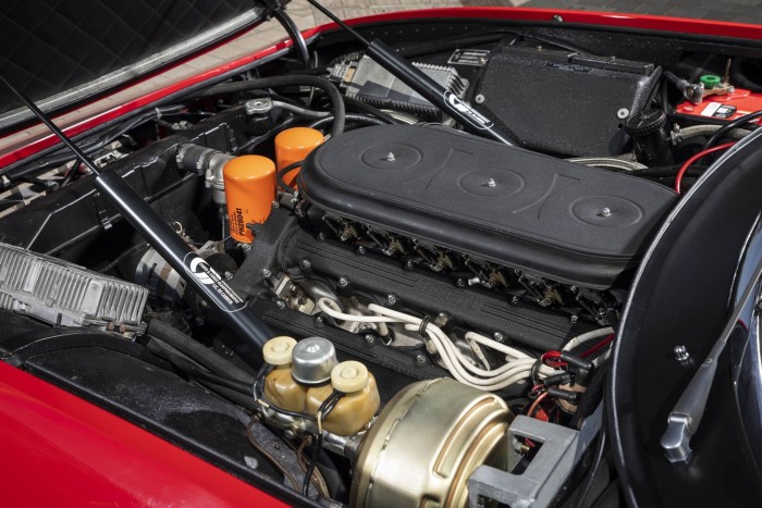 A Ferrari Daytona, aminek levágták a tetejét 7 | Vezess A Ferrari Daytona, aminek levágták a tetejét 7