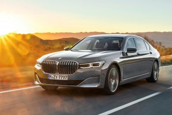 A BMW is szereti az S-t, csak nem a Mercit