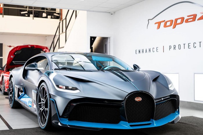 Ahogy átadásra készítik fel az elsők között eladott Bugatti Divót, az több mint gyönyörű 1