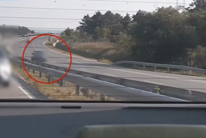 71 éves sofőr ment szembe a forgalommal a 8-as főúton
