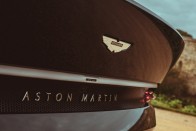 Mesés a legerősebb kéziváltós Aston Martin 27