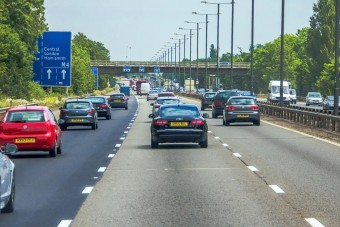 100 km/óra alá lassulna a brit autópálya
