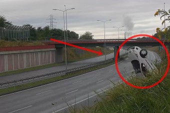 Durva balesetet vettek videóra a lengyel autópályán