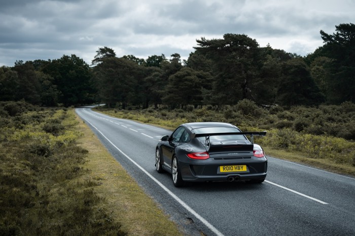 Szürke Porsche, egyenesen az újságok címlapjáról 8 | Vezess Szürke Porsche, egyenesen az újságok címlapjáról 8