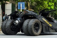 Mustangból építettek vérbeli Batmobile-t 16