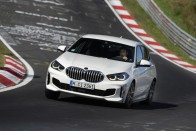 Elsőkerekes sportmodell a BMW-től, 265 lóerővel 11