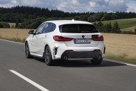 Elsőkerekes sportmodell a BMW-től, 265 lóerővel 2