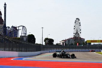 F1: Bottas az első, Hamilton az utolsó előtti Szocsiban