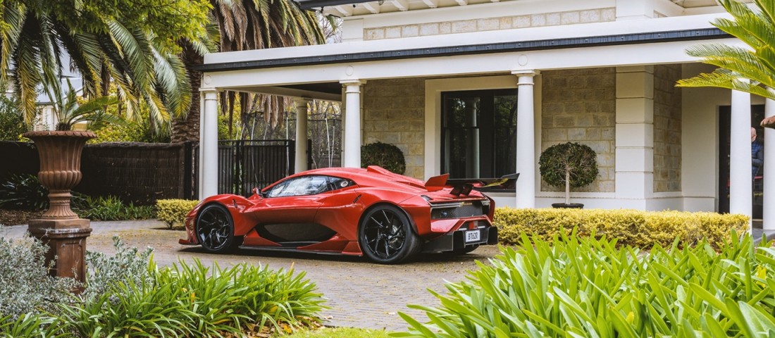 Utcára eresztik a 700 lóerős Brabham BT62-est