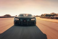 1 milliárdnyi 1500 lóerős Bugatti a levegőben 17