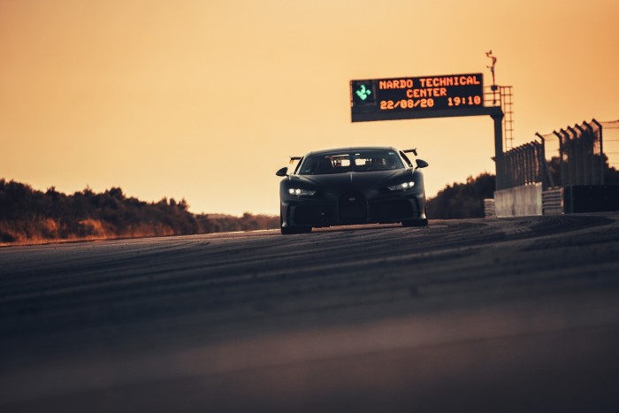 1 milliárdnyi 1500 lóerős Bugatti a levegőben 7 | Vezess 1 milliárdnyi 1500 lóerős Bugatti a levegőben 7