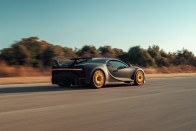 1 milliárdnyi 1500 lóerős Bugatti a levegőben 23