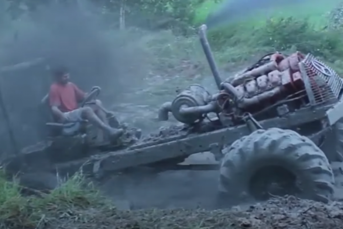 Nincs ennél brutálisabb sárvágó gépszörny