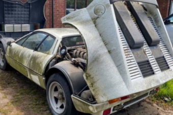 A szaúdi hercegé volt ez a csodás ritka Ferrari, de hagyták a szabad ég alatt lerohadni