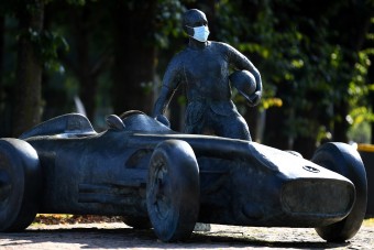 Ennyi koronavírusos még nem volt az F1-ben