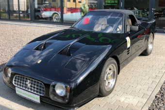 Egy vagyont kérnek a legrondább, de egyben legritkább Ferrariért