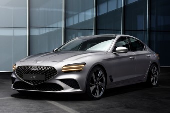 Megosztva folytatja a koreai luxusszedán