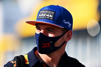 F1: Nem nyeli le a vereséget Verstappen