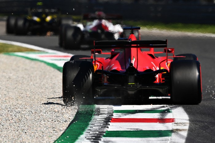 F1: Vettel a pálya széléről nézte az időmérőt 2 | Vezess F1: Vettel a pálya széléről nézte az időmérőt 2