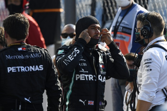 F1: 12 másodpercen múlt Hamilton büntetése 2