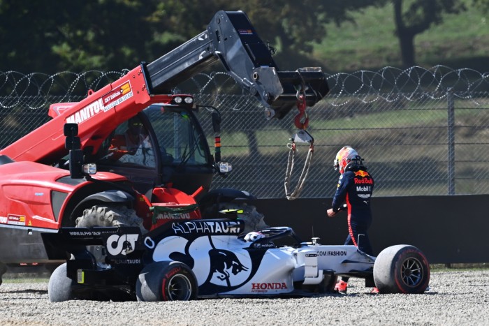 F1: Motorja miatt került tömegbalesetbe Verstappen 2