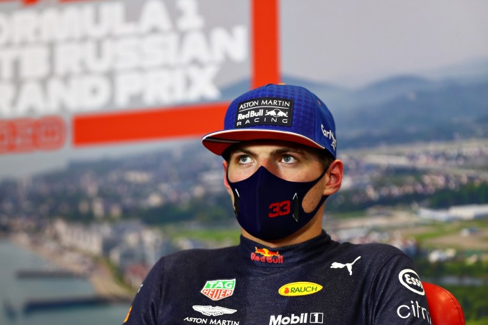 F1: Verstappen is kiállt Hamilton mellett 3