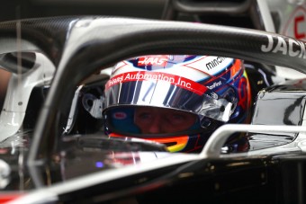 F1: Grosjean megint kihúzta a gyufát
