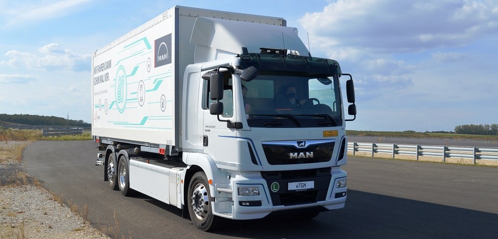 Ritkaság számba menő teherautó járt Magyarországon