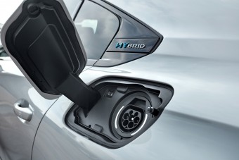 Ráharapott a világ a konnektoros hibridekre