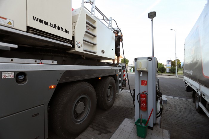 500 lóerős, 500 milliót érő járgánnyal mentünk a belvárosba 108 500 lóerős, 500 milliót érő járgánnyal mentünk a belvárosba 108