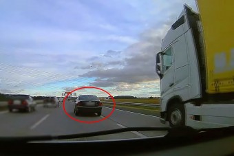 Ijesztő kacsázást rögzített egy fedélzeti kamera az M0-son