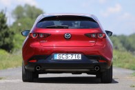 150 lóerős középút – Mazda3 G150 teszt 48