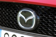150 lóerős középút – Mazda3 G150 teszt 50