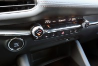 150 lóerős középút – Mazda3 G150 teszt 62