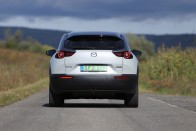 Villanymotorral is Mazda még a Mazda? – Mazda MX-30 teszt 34