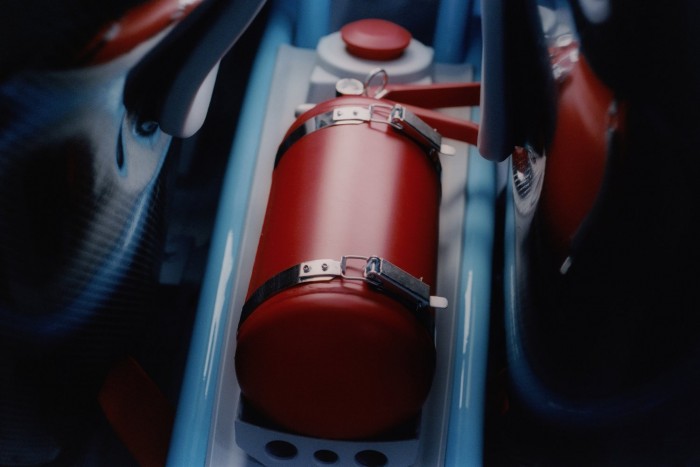 Extrém Mercedest tervezett a divatpápa 7