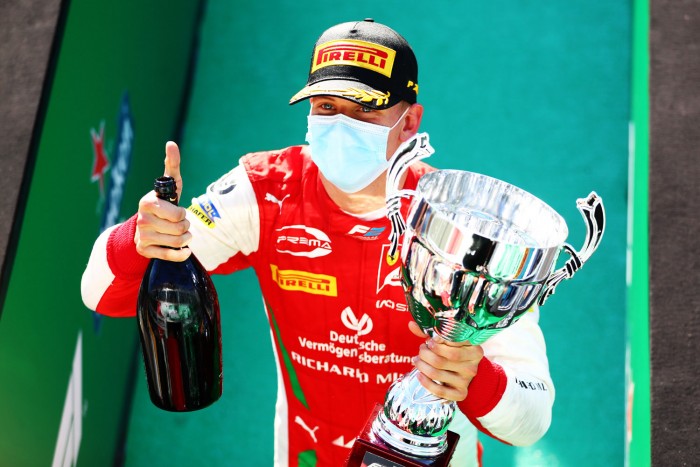 Ismét győzött a kis Schumi, egyre közelebb a bajnoki cím