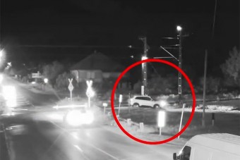 Egy másodpercen múlt élet vagy halál a simontornyai vasúti átjáróban