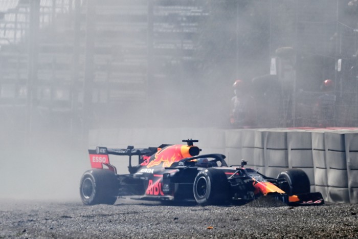 F1: A Merci az élen, Verstappen falnak ment