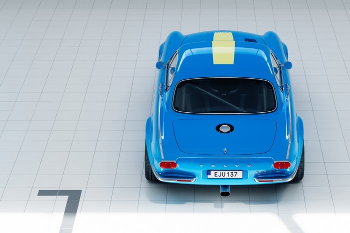 410 lóerő egy 990 kilós öreg Volvóban 6