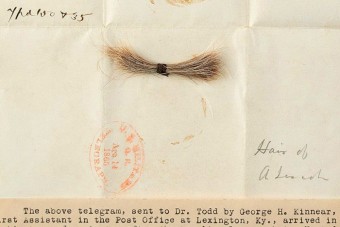 24 milliót fizettek a meggyilkolt elnök hajtincséért