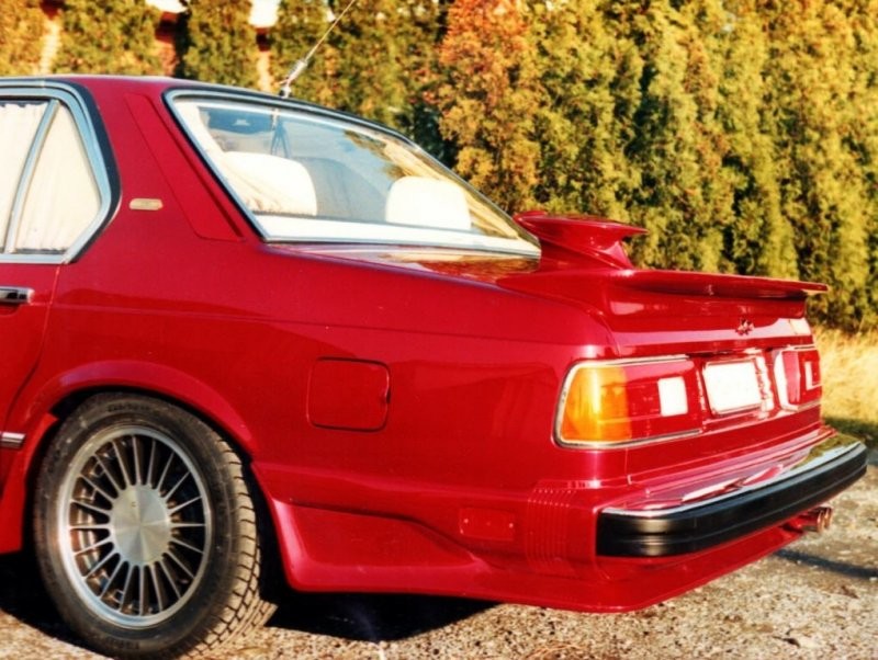 Kígyóbőr és 24 karátos arany – ettől a BMW-belsőtől leteszed a hajad 6