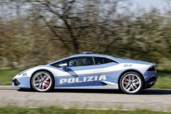 230 km/órával száguldott egy vese egyik kórházból a másikba egy Lamborghiniben